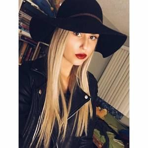 Meet your Posher, Demiah